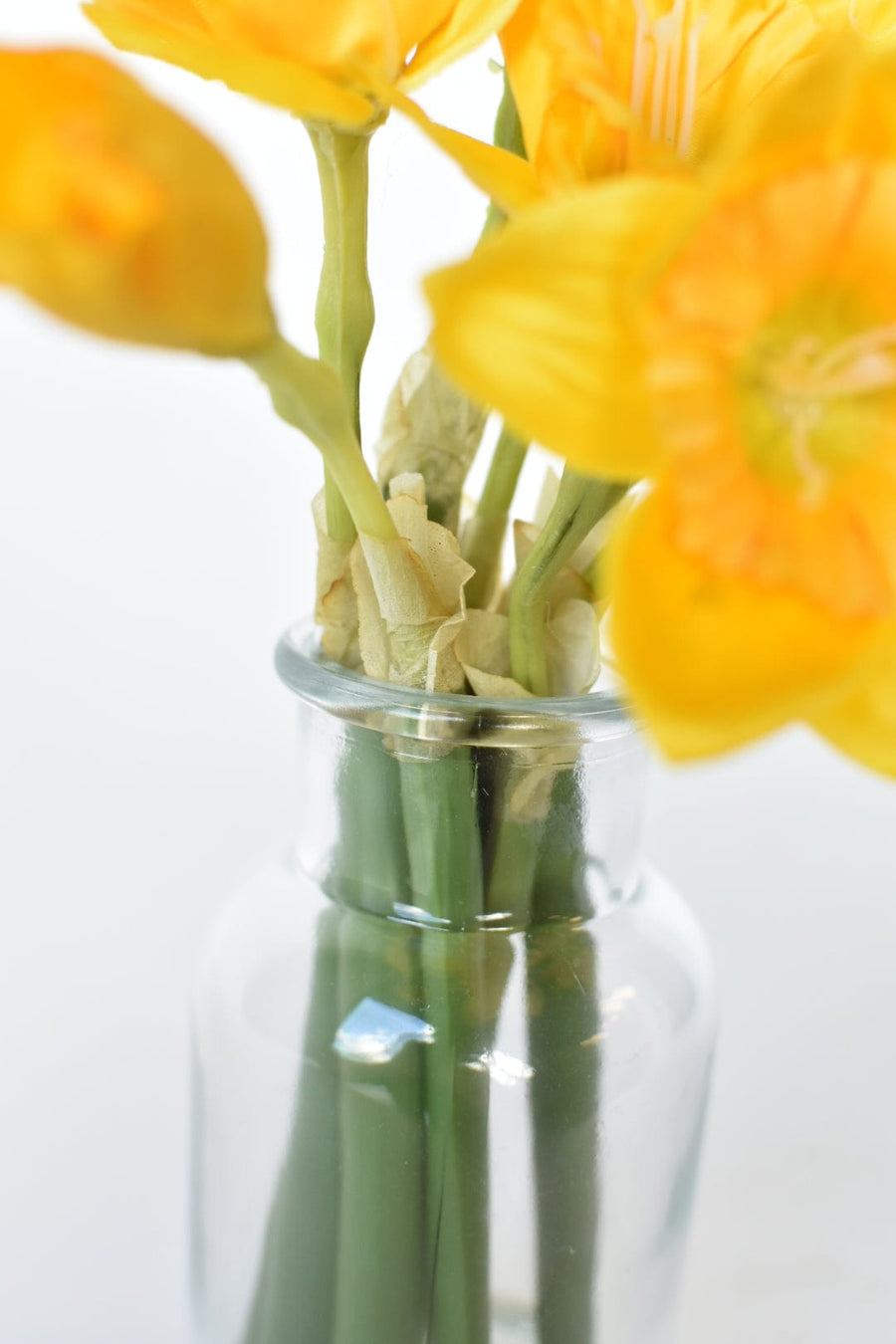 10" Faux Daffodil in Acrylic Water