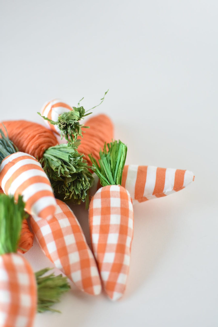 Set of 12 x 4.5" Orange and White Fabric/Jute Carrots