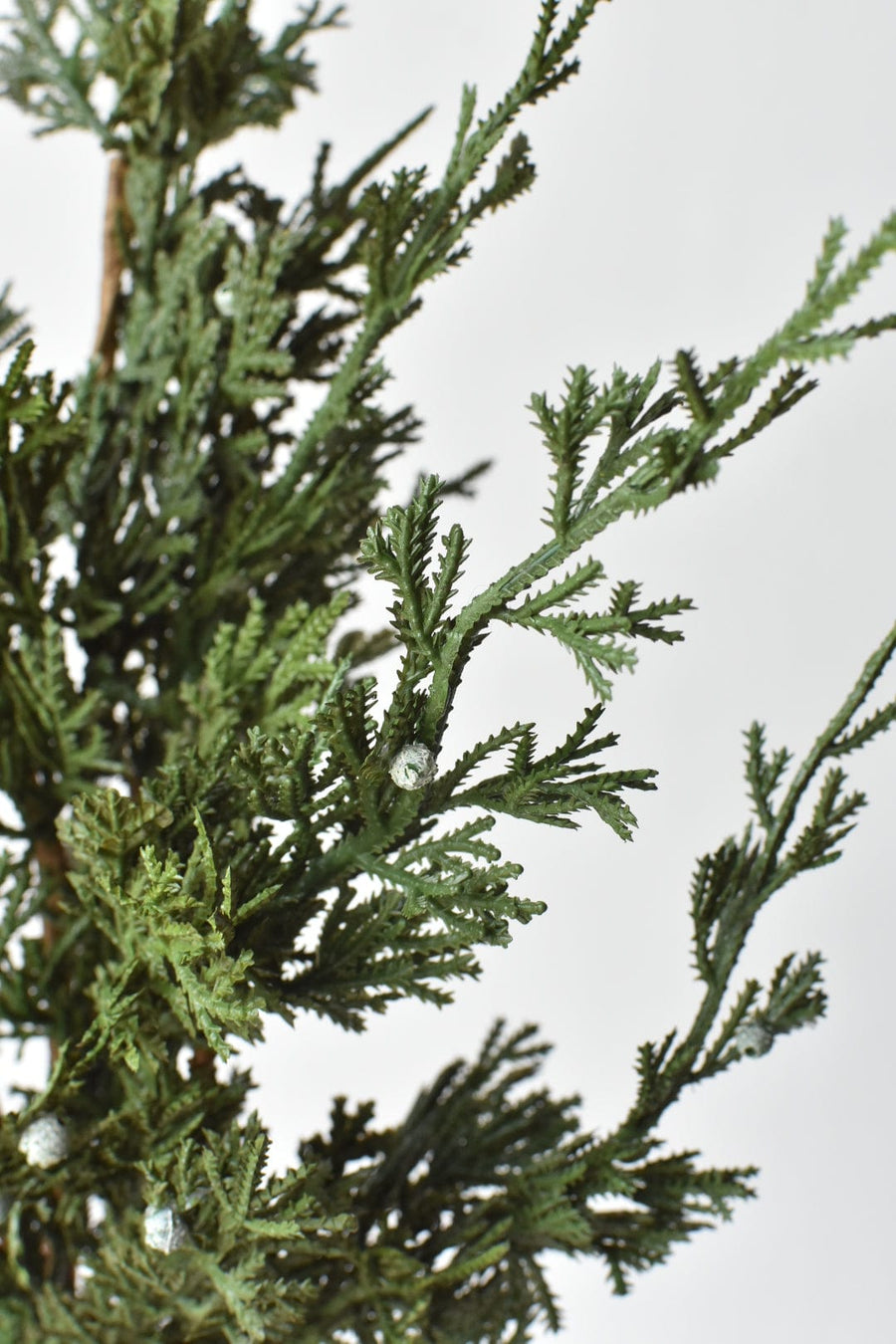 28" Faux Juniper Spray w/ Berry