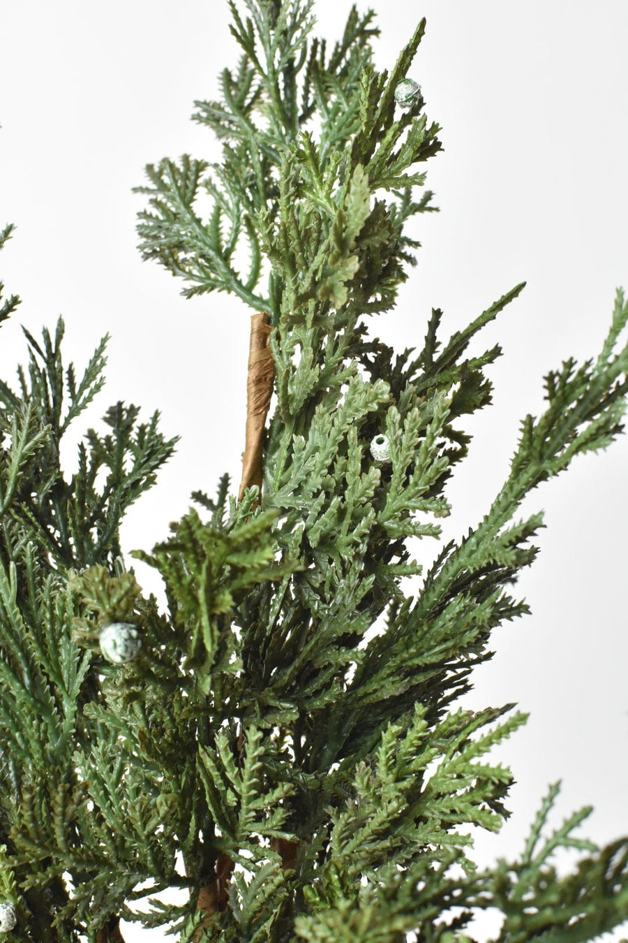 28" Faux Juniper Spray w/ Berry