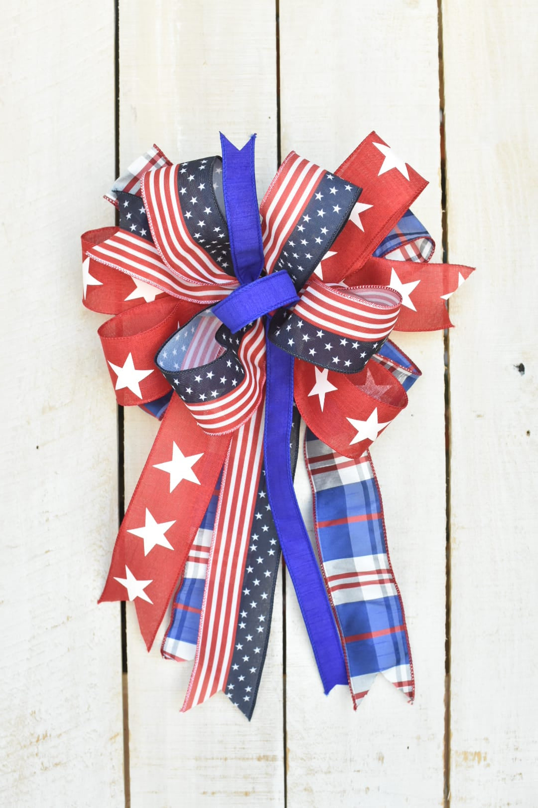 The BETSY Bow : Hand-tied America 250 Bow
