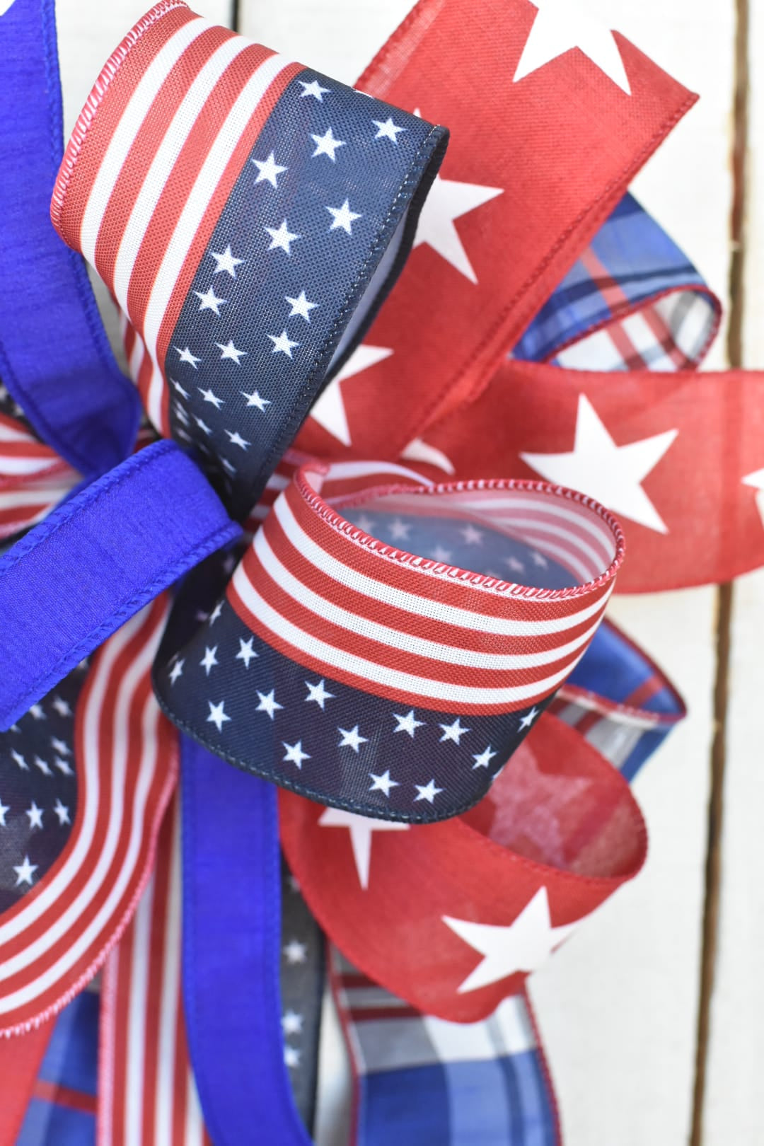 The BETSY Bow : Hand-tied America 250 Bow