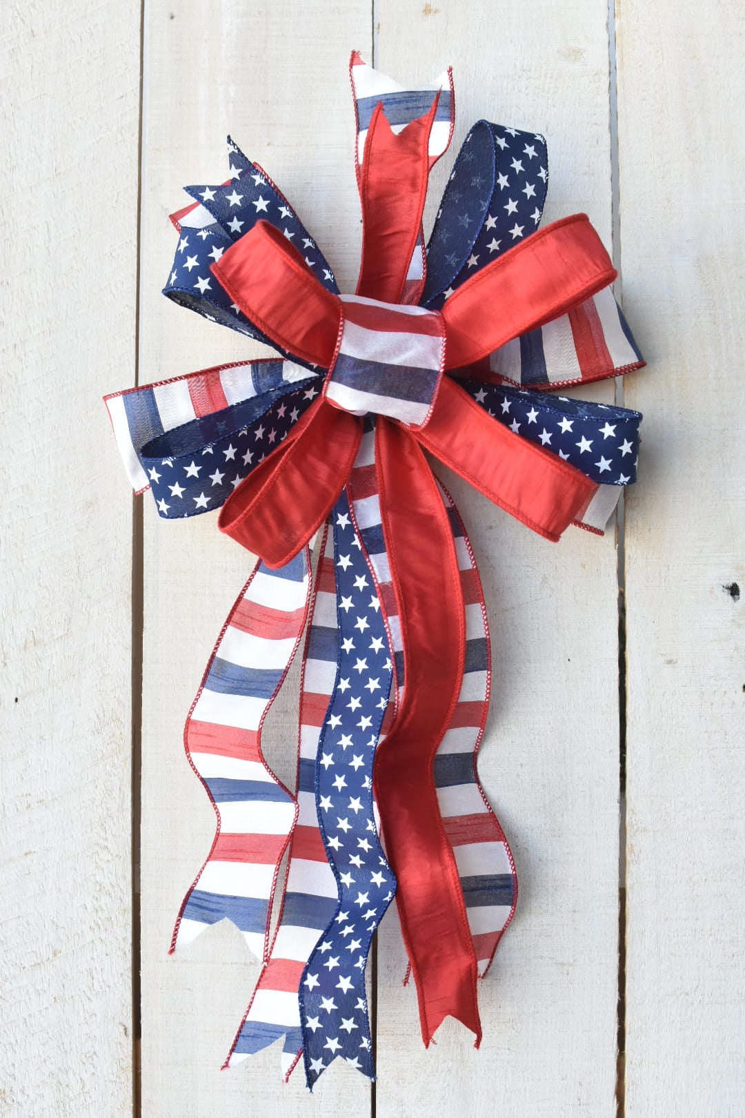 The MADISON Bow : Hand-tied America 250 Bow