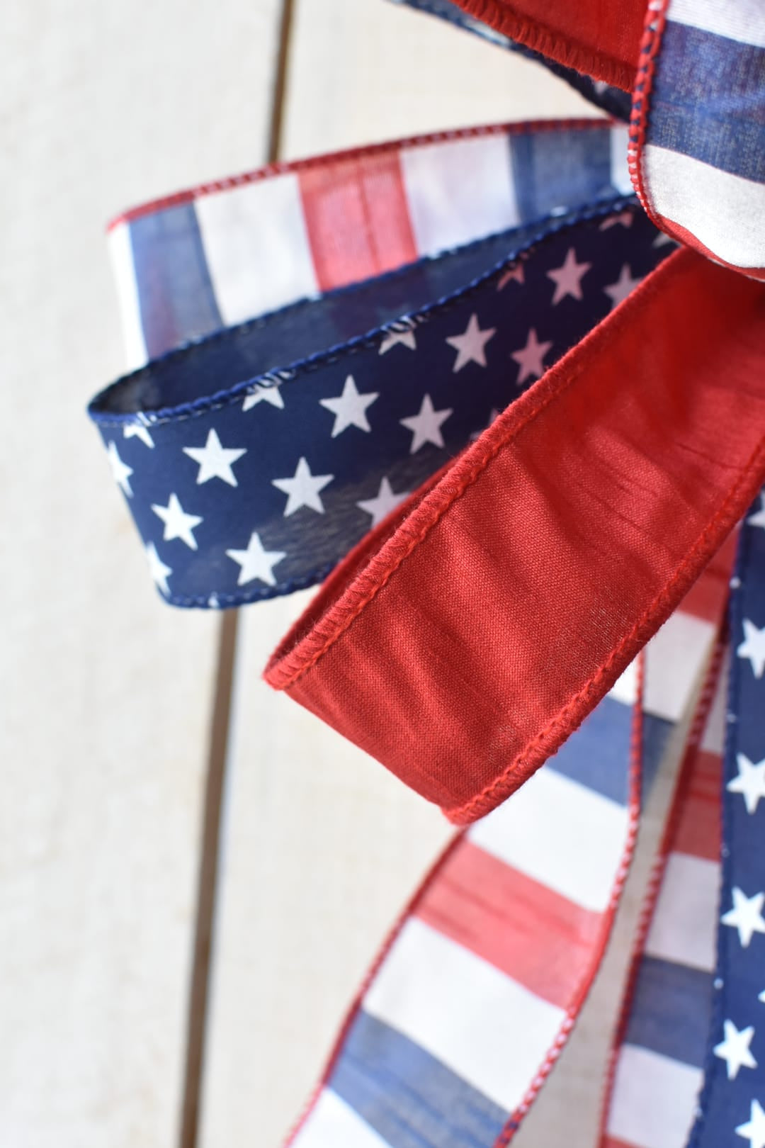 The MADISON Bow : Hand-tied America 250 Bow