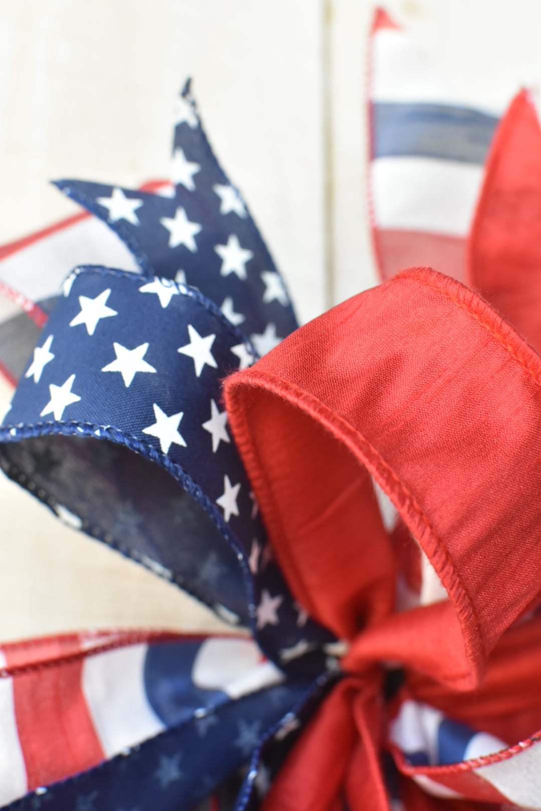 The MADISON Bow : Hand-tied America 250 Bow