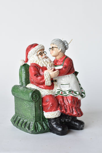 Santa Smooches Figure