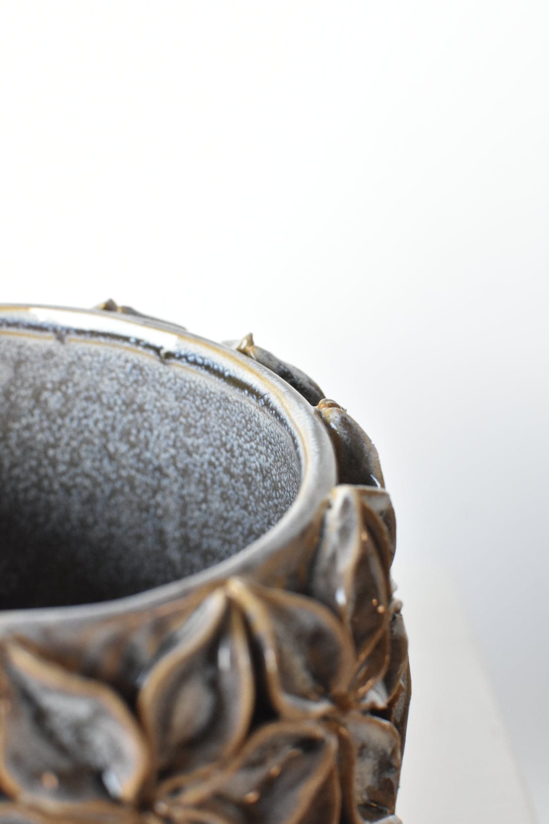 Ceramic Blue/Brown Glazed Star Bloom Container