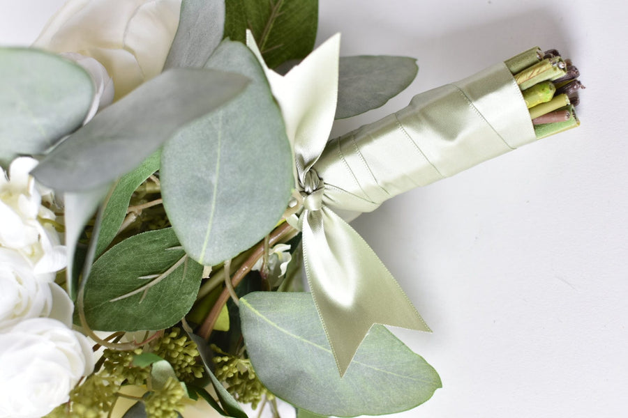 Classic White Drop-In Bouquet Arrangement